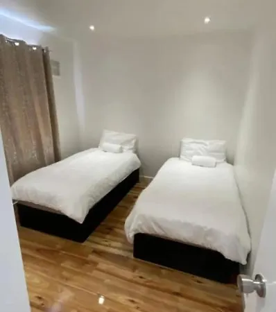 Twin/King Private Bedrooms In Beautiful Homestay With Private Parking